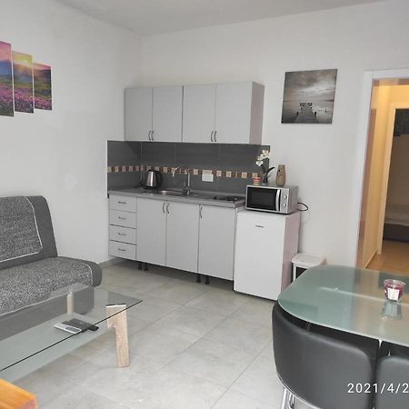 Apartmani Quattro Starigrad Paklenica Extérieur photo
