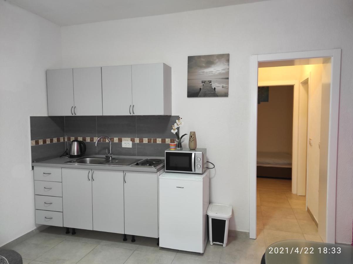 Apartmani Quattro Starigrad Paklenica Extérieur photo