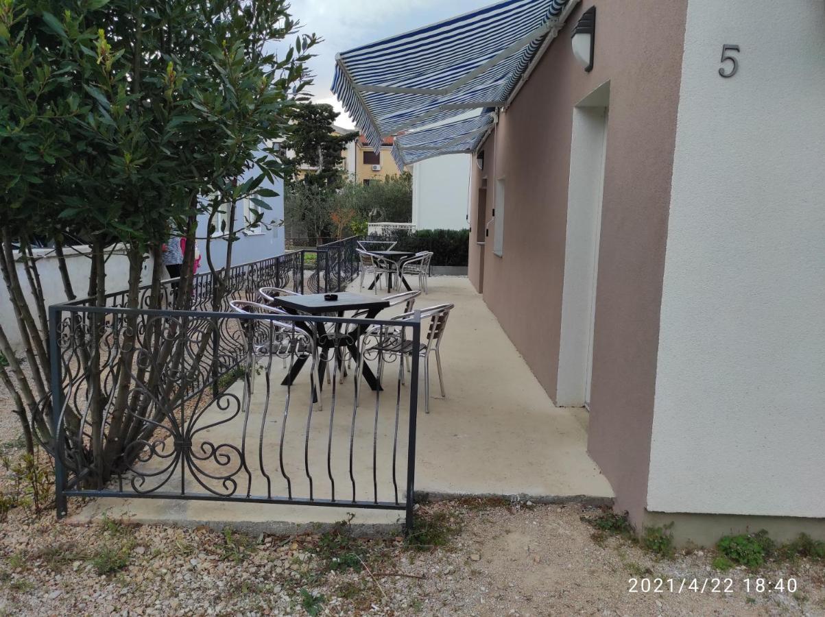 Apartmani Quattro Starigrad Paklenica Extérieur photo