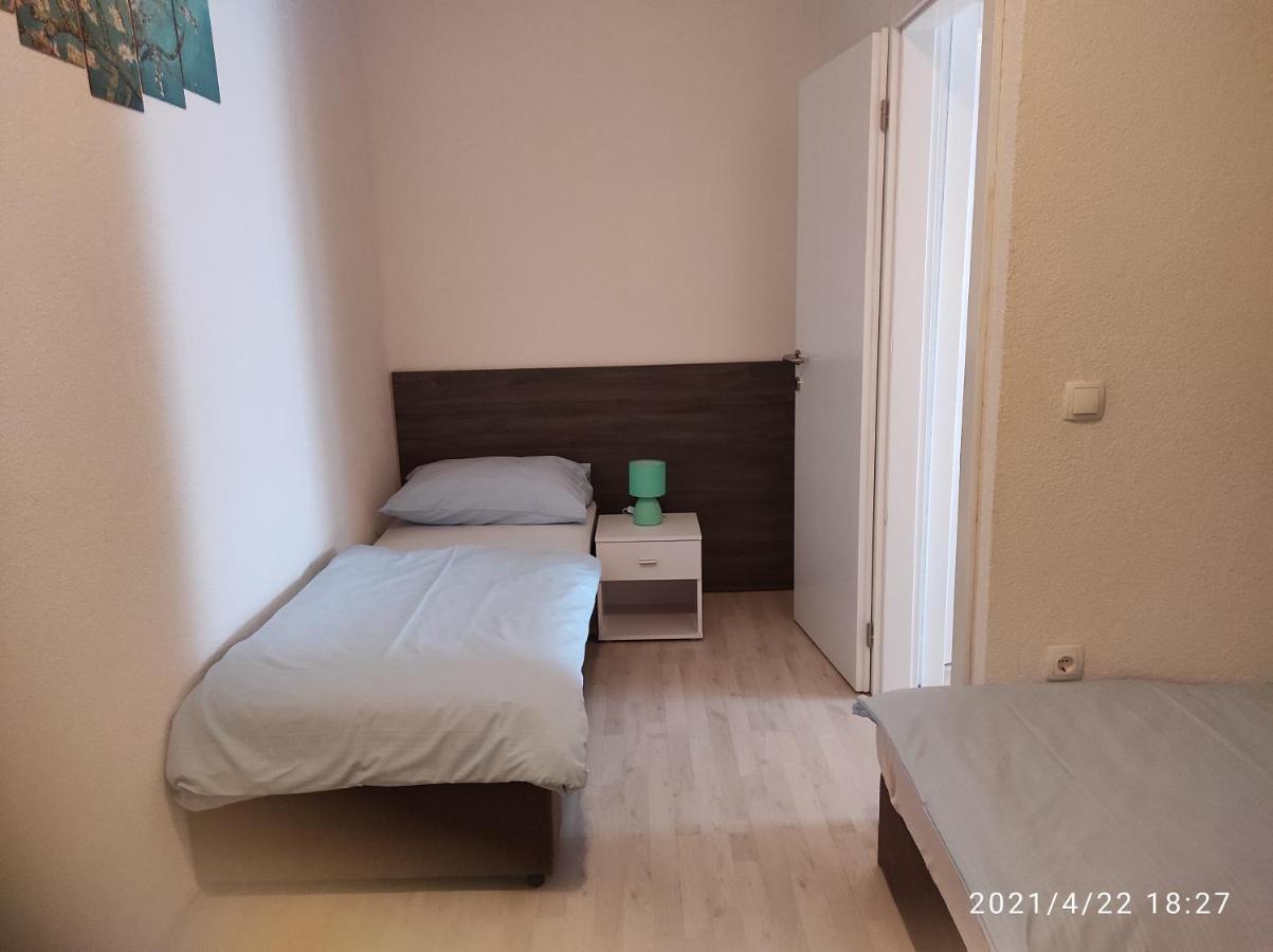 Apartmani Quattro Starigrad Paklenica Extérieur photo