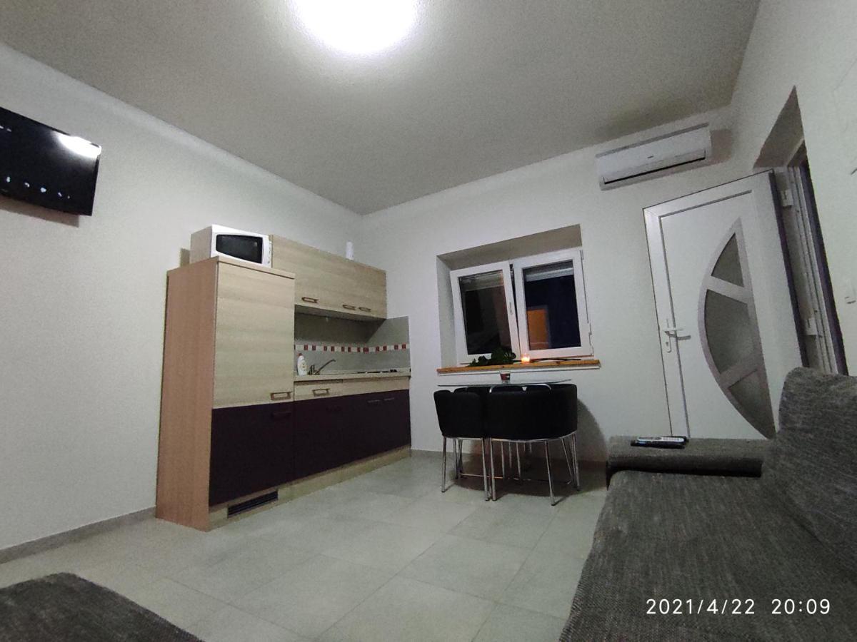 Apartmani Quattro Starigrad Paklenica Extérieur photo